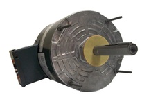 D915